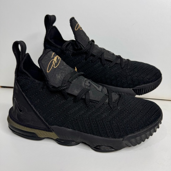 Women’s size 7.5 Nike LeBron 16 I’m king Triple black sneakers wmns ladies shoes - Picture 1 of 11